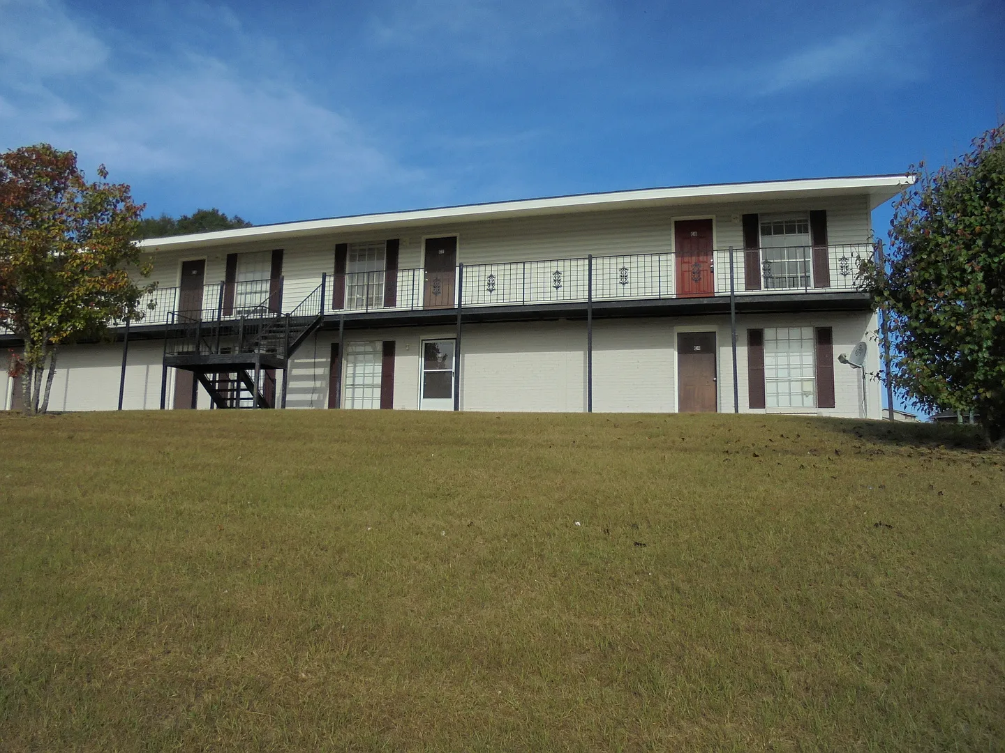 Autumn Ridge Lee St E-817 — Photo 2