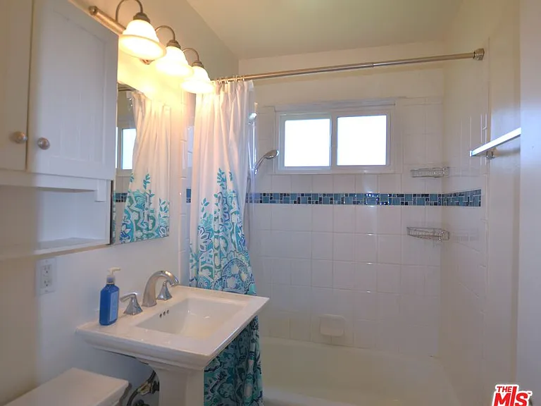 2729 N Brighton St — Photo 12
