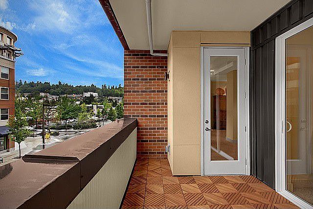 2nd image of 7800 SE 27th St Unit 402