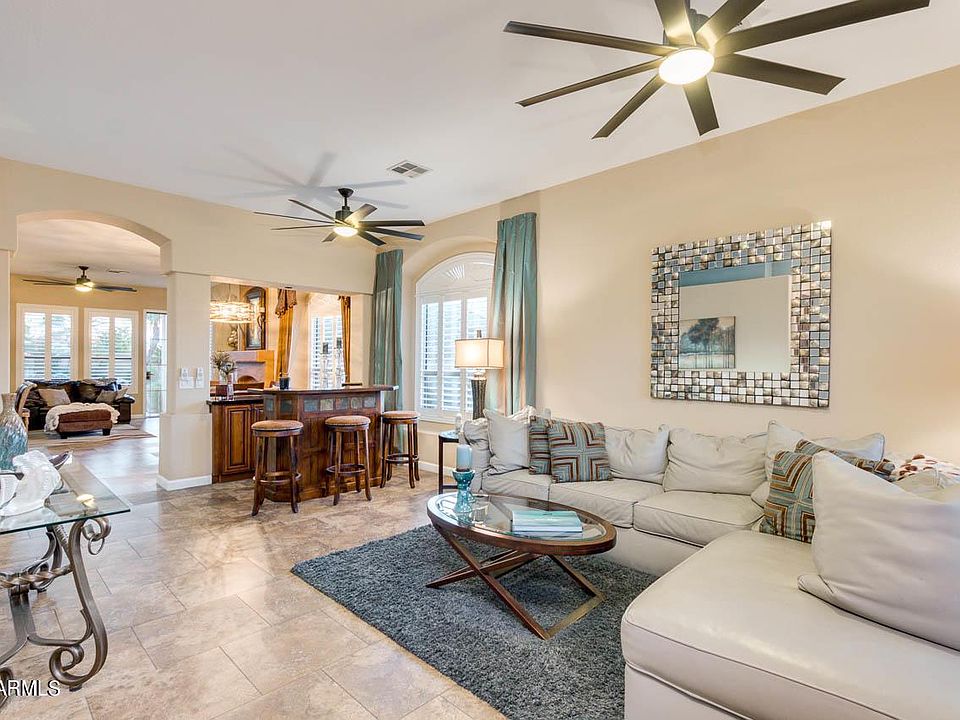 1st image of 527 W Campo Bello Dr