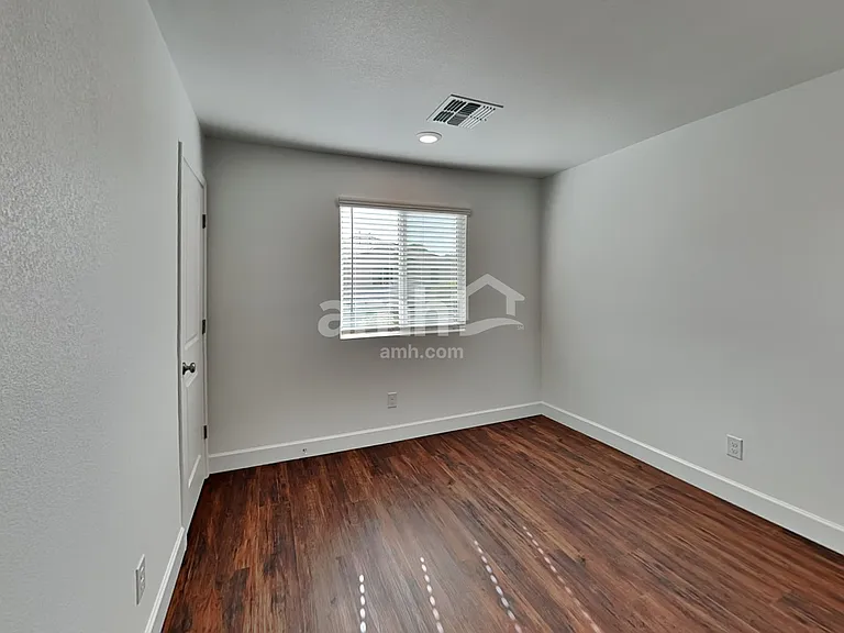 6619 S 42nd Dr — Photo 18