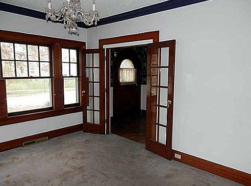 5th image of 829 Belmonte Park N