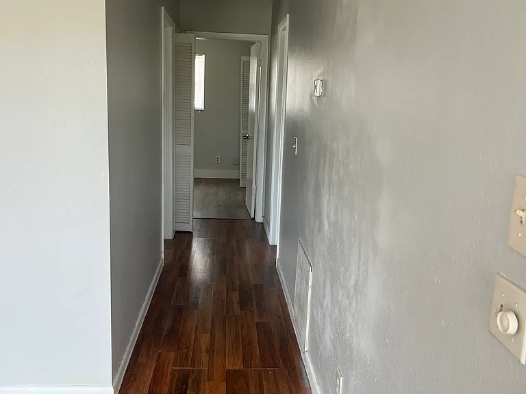 50 Unice Ave S — Photo 12