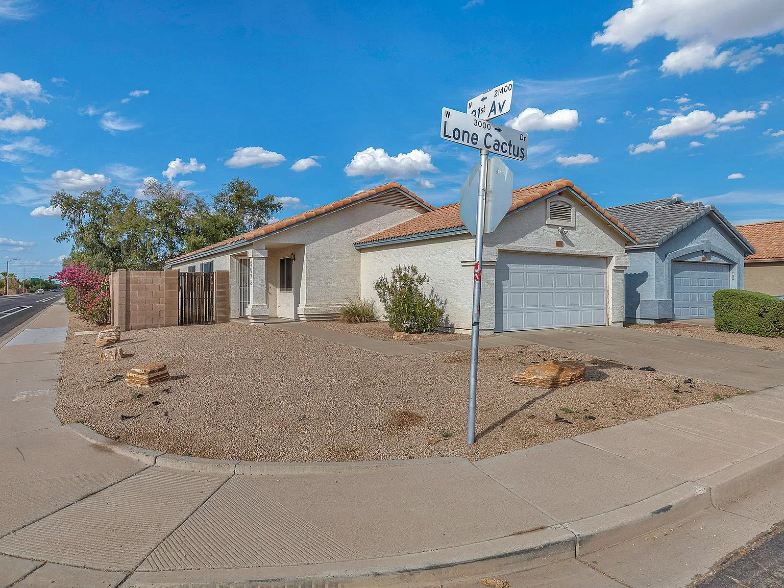 4 bed, 1443 sqft, $2,300 — Photo 2