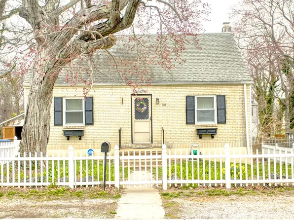 107 W Holly Oak Rd, Wilmington, DE 19809