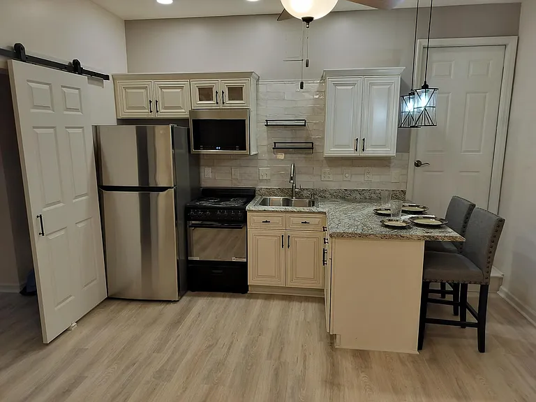 Kitchen-Main-West View