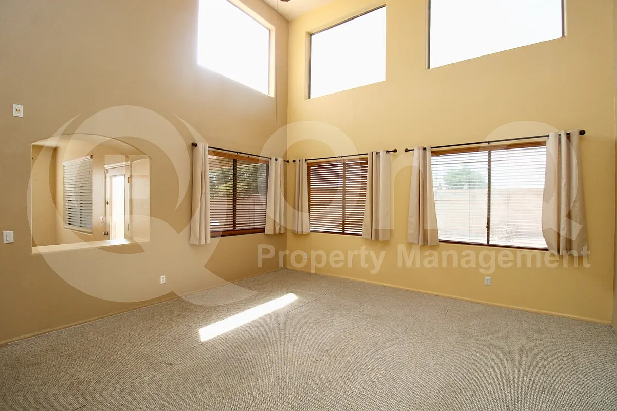 5 bed, 3.0 bath, 2997 sqft, $2,799 — Photo 3