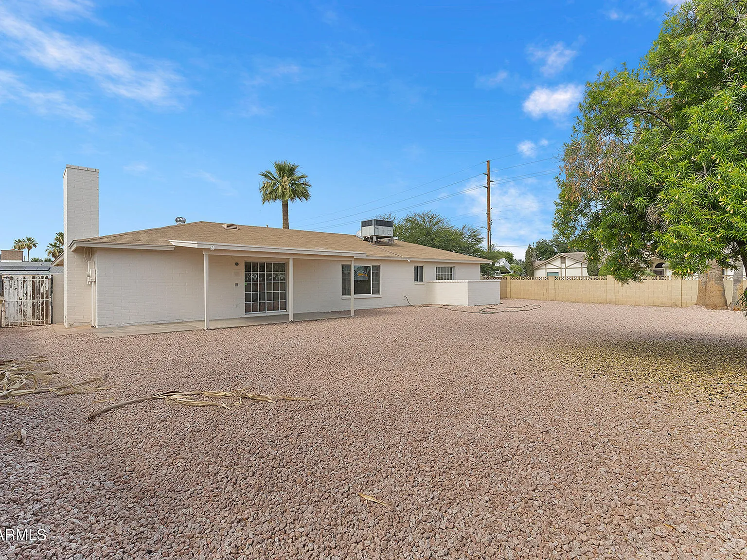 4 bed, 2.0 bath, 2383 sqft, $2,400 — Photo 4