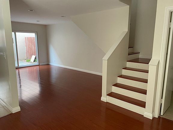 4th image of 133 Casuda Canyon Dr APT A