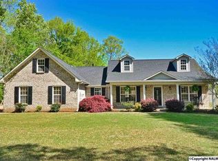 63 Livingstone Ln, Decatur, AL 35603