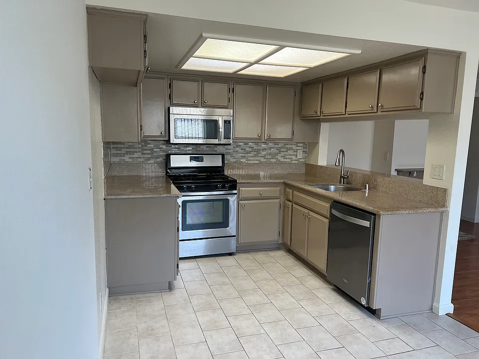 476 E Santa Anita Ave #G