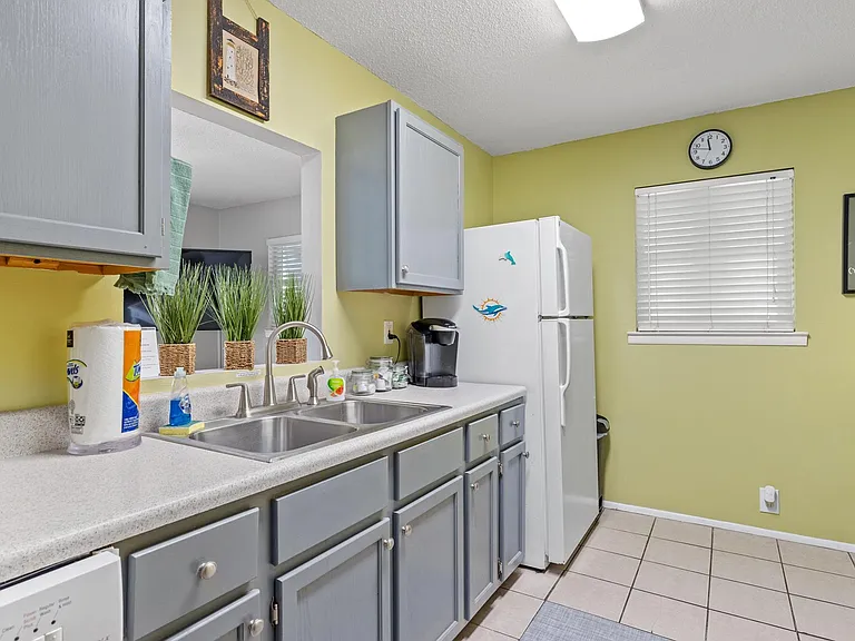21810 Dolphin Ave — Photo 7
