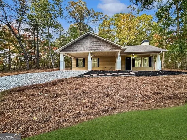 730 Carrie Cove Ln, Clarkesville, GA 30523