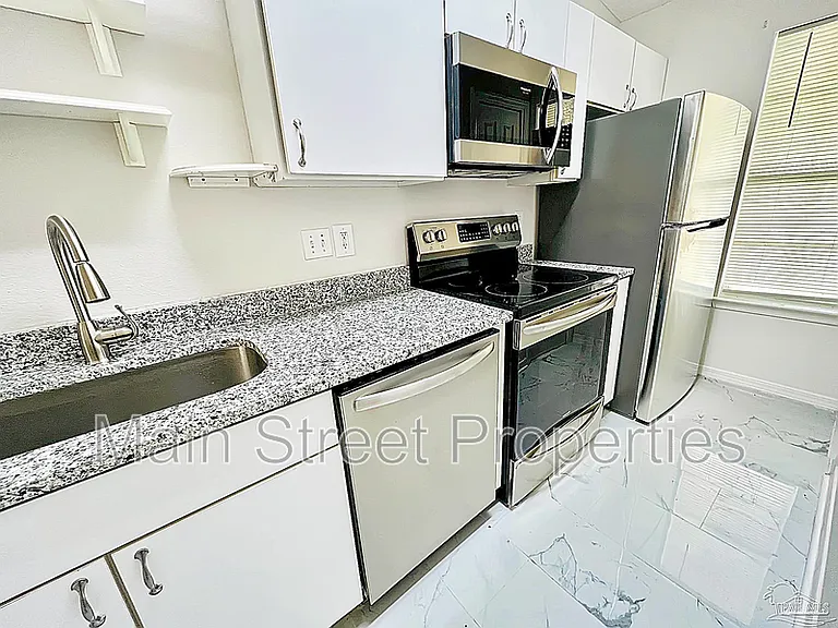 8124 Heirloom Dr — Photo 3