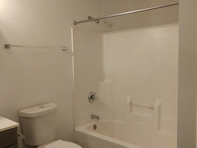 518 Jefferson St — Photo 8