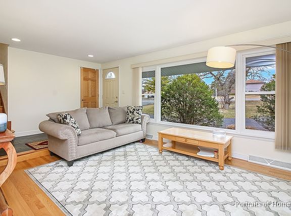 4th image of 22W775 Armitage Ave