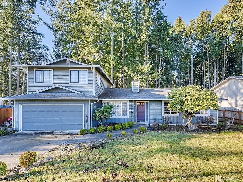 This home just needs your imagination and a little TLC to shine once again.