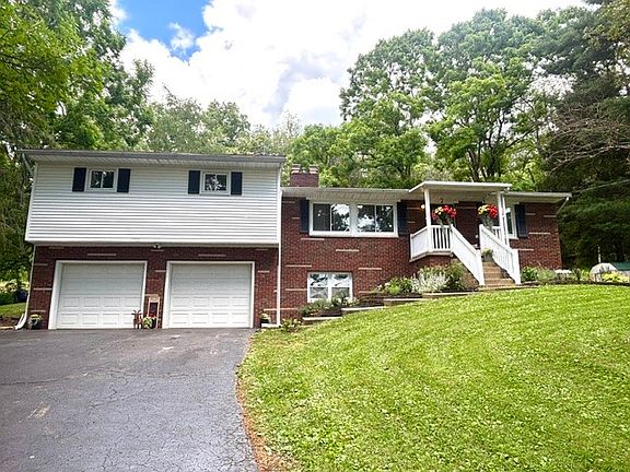 2nd image of 652 River Rd