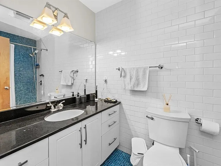 24 Bay State Rd #5 — Photo 12
