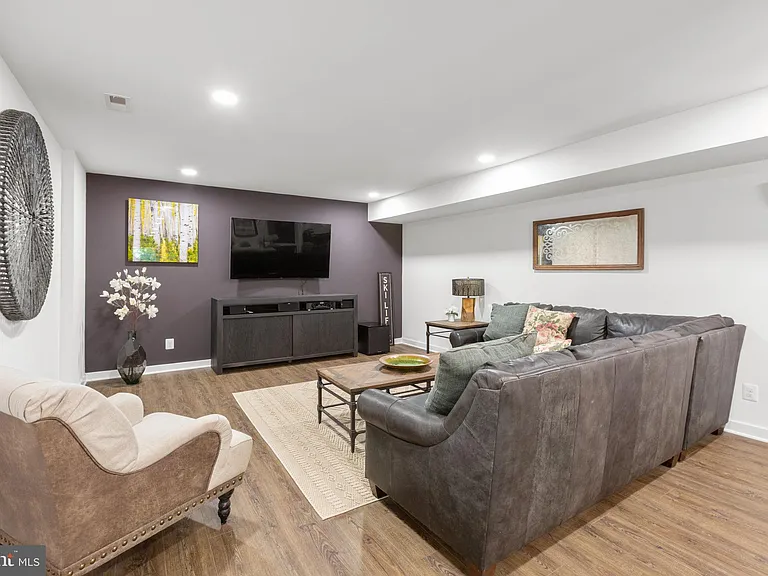 15 Grove Ln — Photo 38