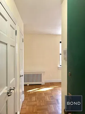 Rented by Bond New York | media 5