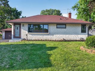 1502 Sherren Ave E, Maplewood, MN 55109