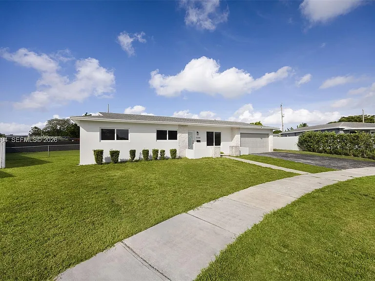 10340 SW 157th St — Photo 3