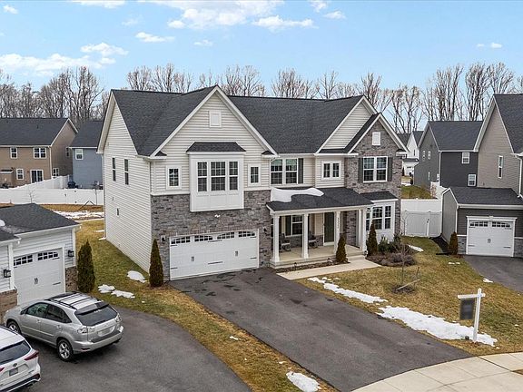 4th image of 3322 Milkweed Ct