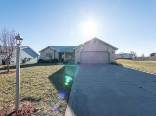 1409 Barrington Dr, Auburn, IN 46706