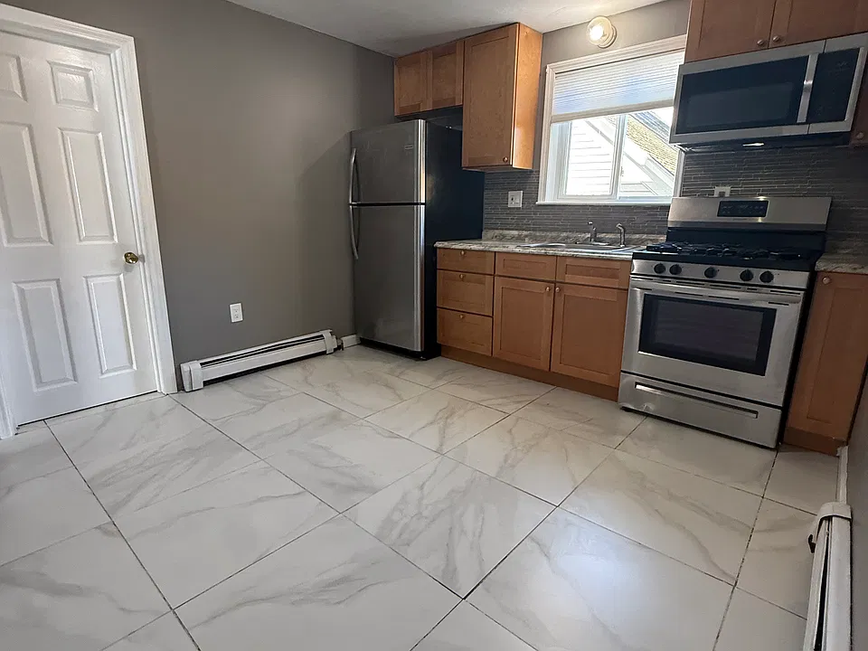 4 Pine St #2