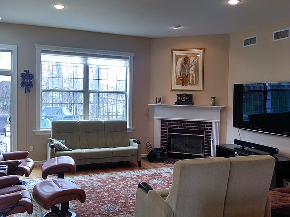 Living room with Fireplace