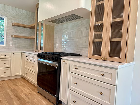 5th image of 9814 County Cork Dr