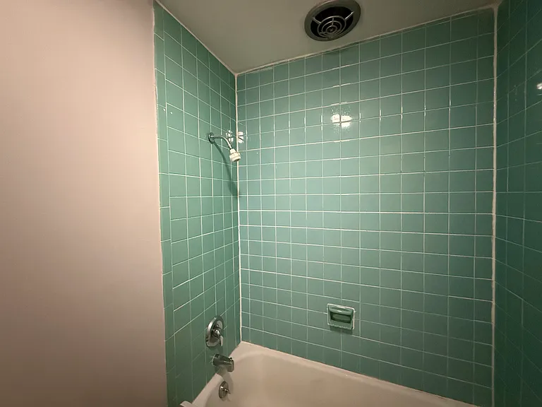 1110 W Laurel St #2 — Photo 10