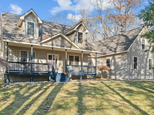 328 Henshaw St, Leicester, MA 01524