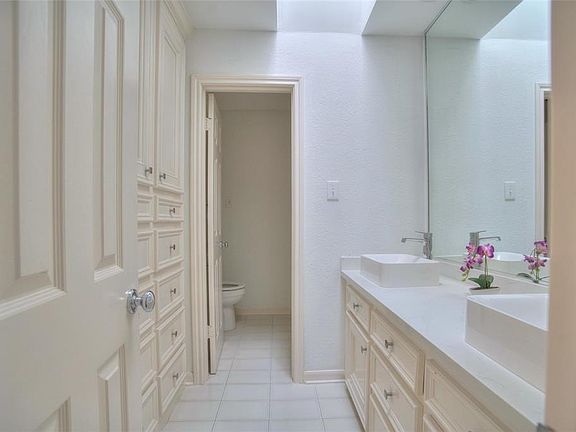 2nd image of 15711 Tanya Cir