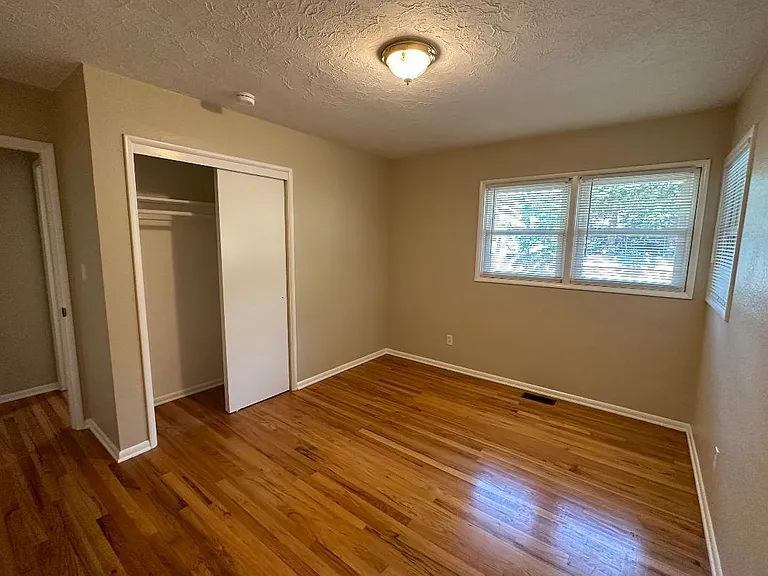 5603 SE Harlene St — Photo 18