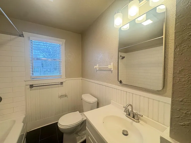 510 W 6th St — Photo 11