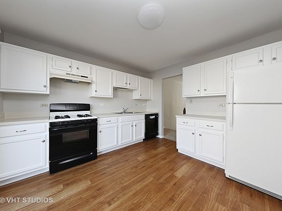 4th image of 1750 Westbury Dr