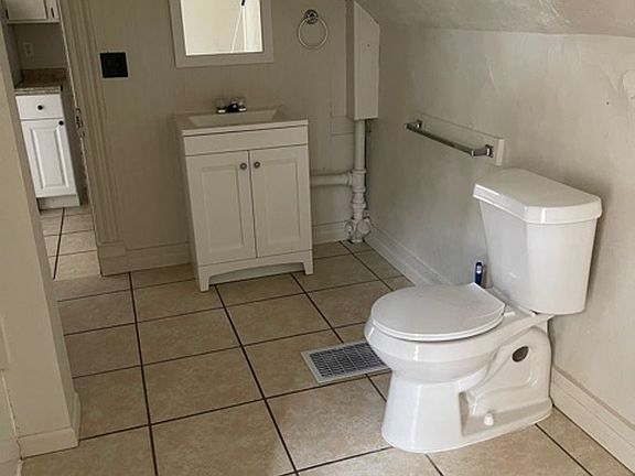 5th image of 506 N Center Ave APT 3