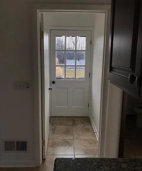 691 W Everett Rd — Photo 13
