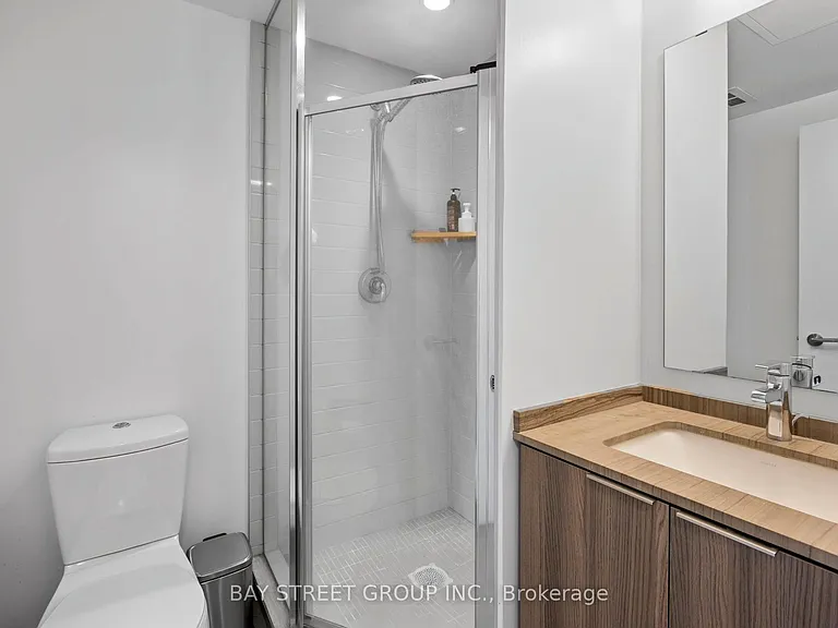 11 Wellesley St W #4202 — Photo 18