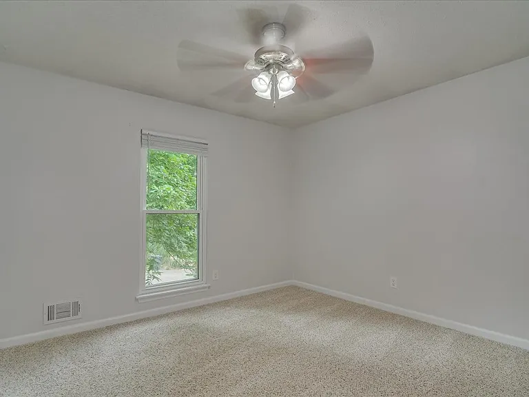 303 Meadowlake Dr — Photo 19