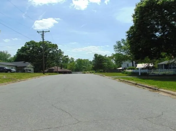 506 N Yadkin Ave, Spencer, NC 28159