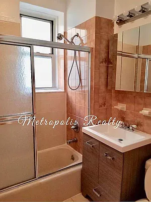 Rented by Metropolis International Realty Inc. | media 13