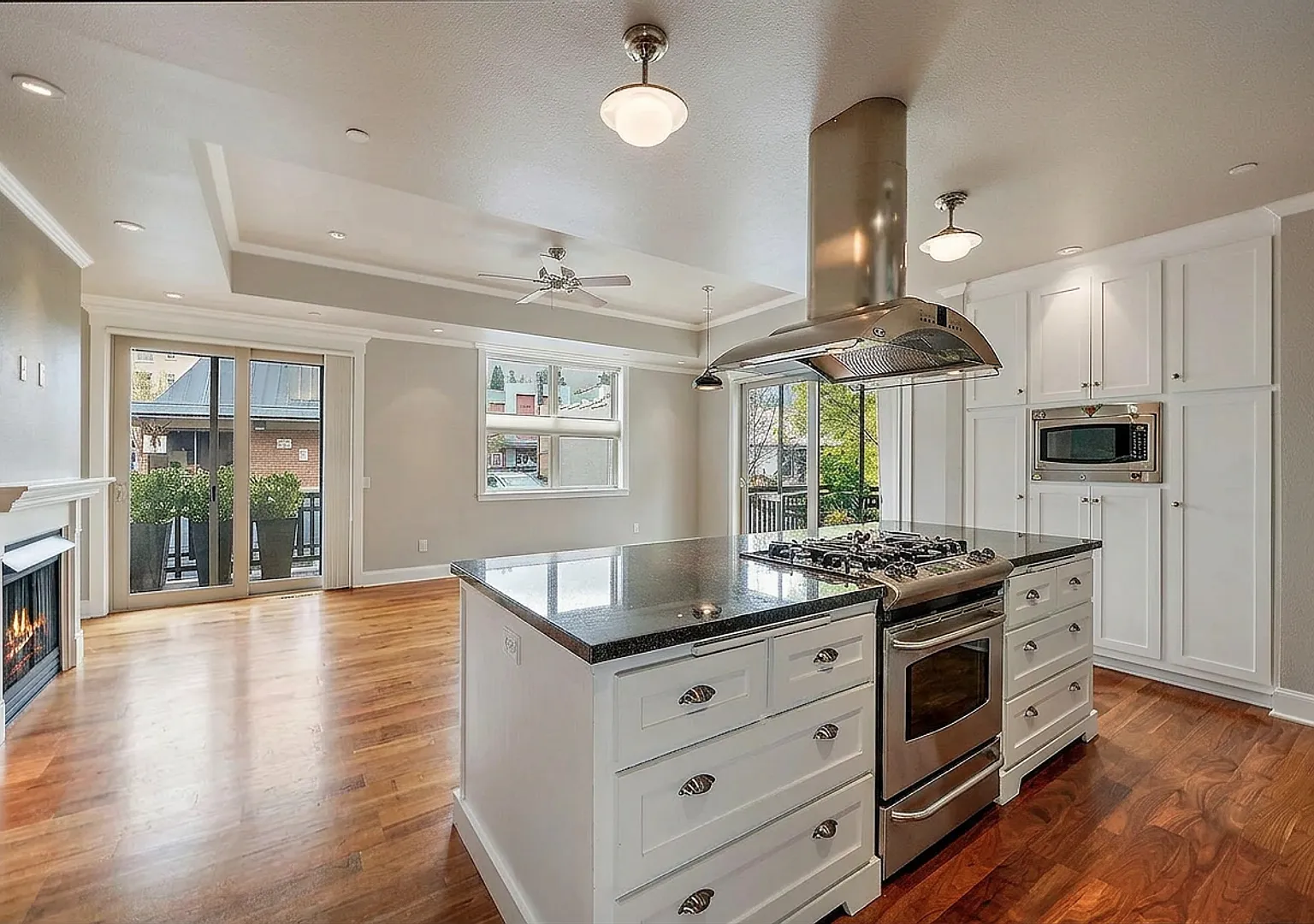 One bedroom condo in the heart of Downtown Ashland | Available October — Photo 3