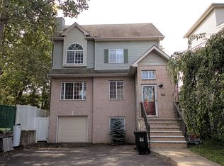 34 Barry Ct, Staten Island, NY 10306