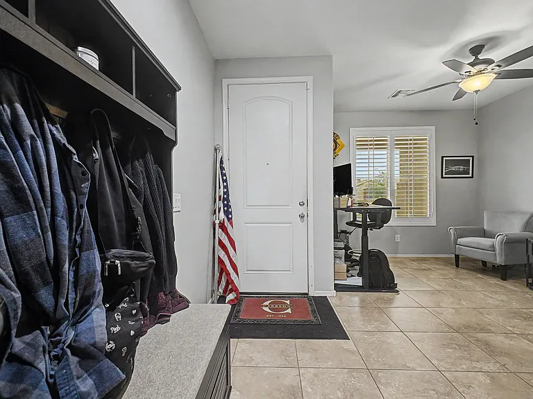 18235 W Ida Ln — Photo 7