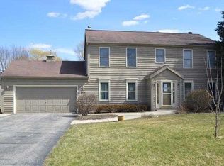 4516 Hanover Dr, Crystal Lake, IL 60012