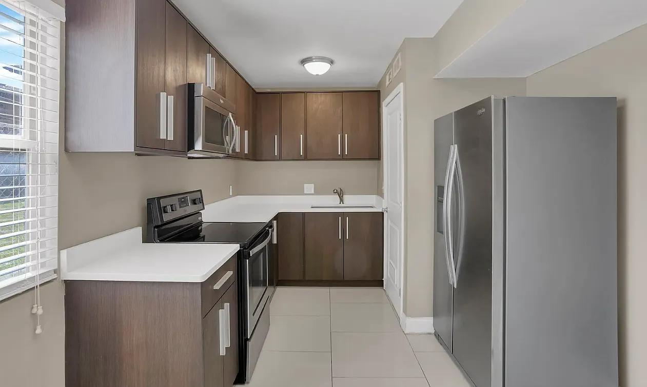 2 bed, 1000 sqft, $1,400 — Photo 2