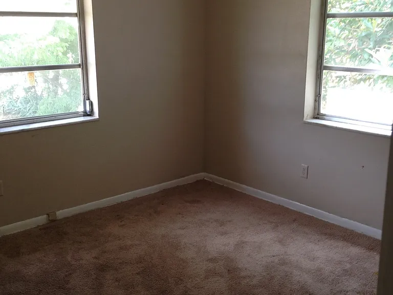 2331 Hadley St — Photo 6